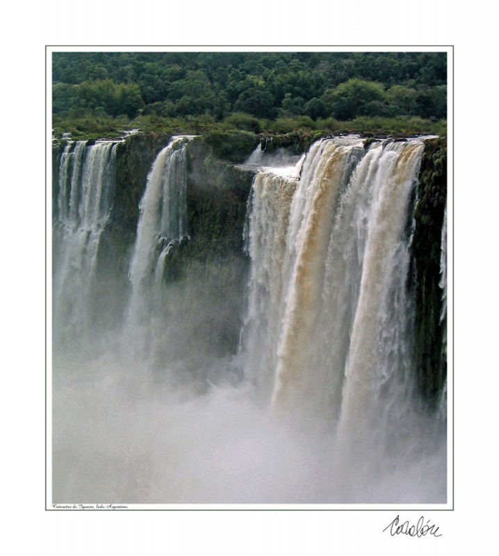 "Lado Argentino - Cataratas de Iguaz" de Silvia Corvaln