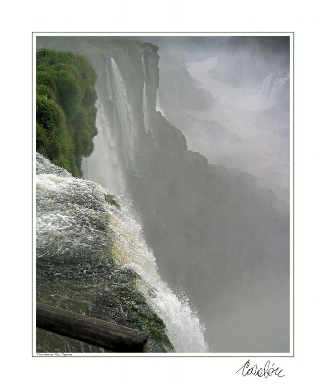 "Cataratas de Iguaz - Lado Argentino" de Silvia Corvaln