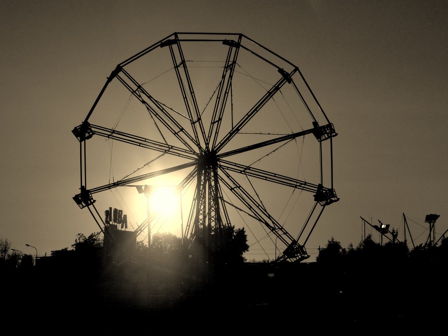 "Amaneser en el parque" de Ricardo Lagrange