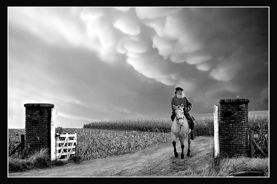 "Peligro...tormenta" de Mabel Ana Solvas