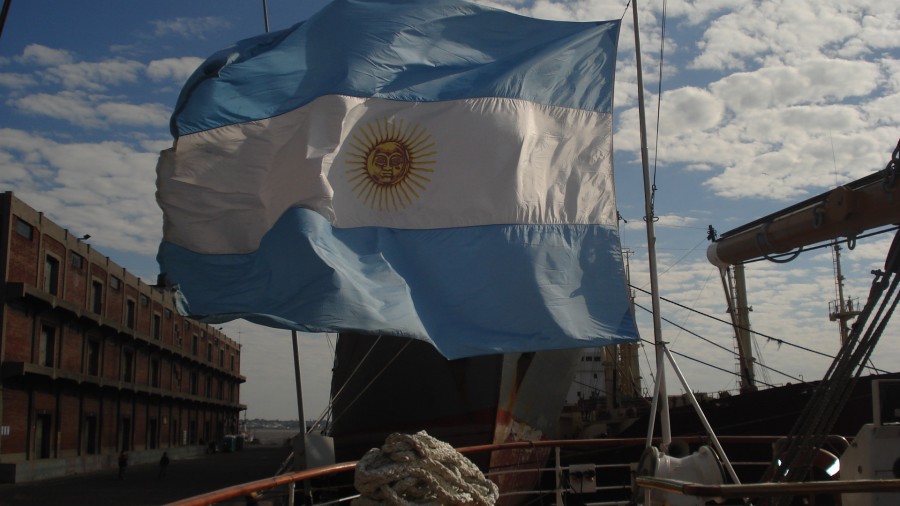 "Que Lindo que Ondeas Bandera Querida" de Alberto Rodolfo Dillon