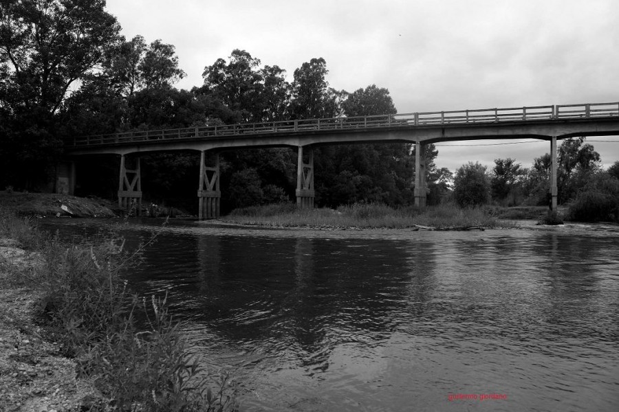 "El puente viejo" de Guillermo Giordano