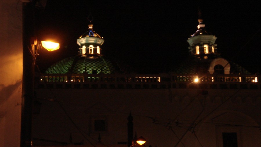 "Campanarios en la Noche de Quito" de Alberto Rodolfo Dillon