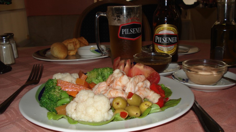 "Comida Rica y FResca en Malecon,Guayaquil" de Alberto Rodolfo Dillon