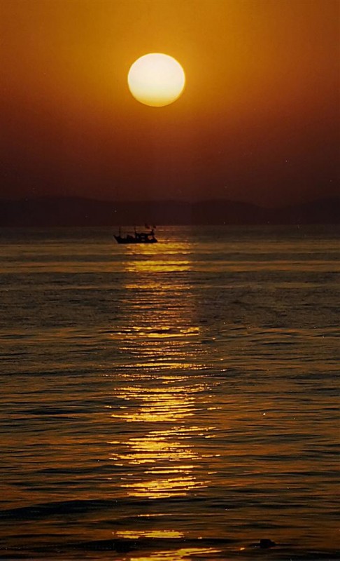 "Solo al atardecer..." de Mario Abad