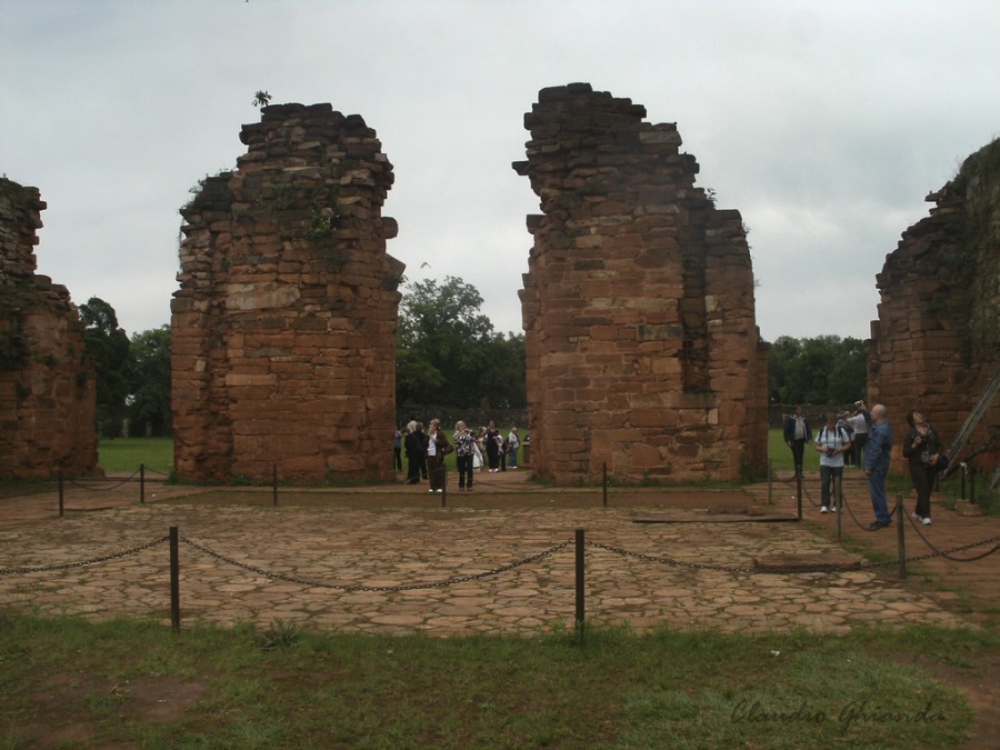 "Ruinas de San Ignacio" de Claudio Ghianda