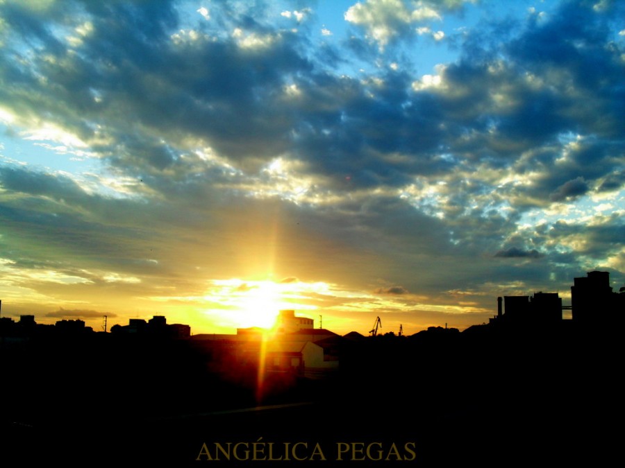 "cielo de verano" de Anglica Pegas