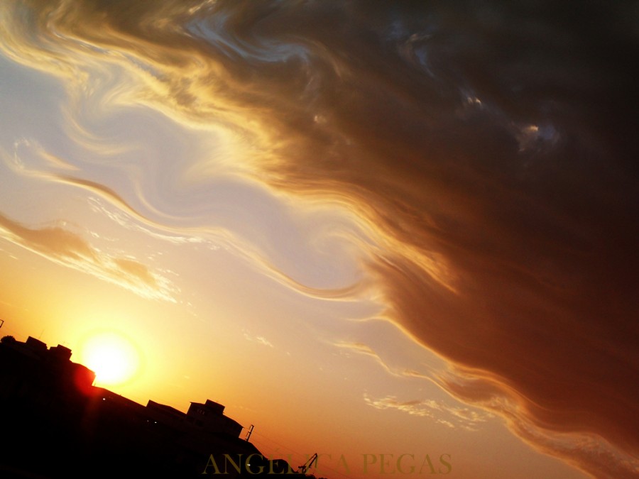 "lo cielo y nubes en entardecer..." de Anglica Pegas
