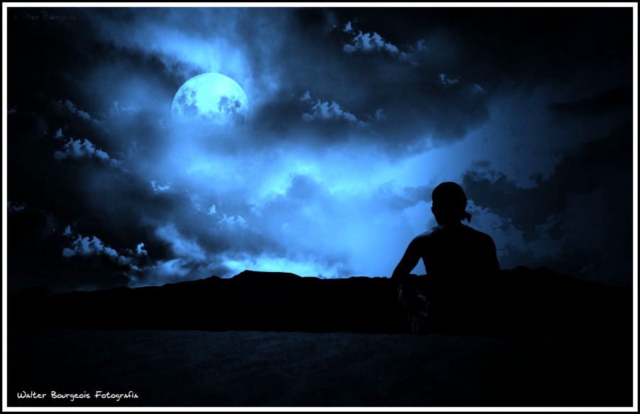 "Mirando la luna..." de Walter Bourgeois
