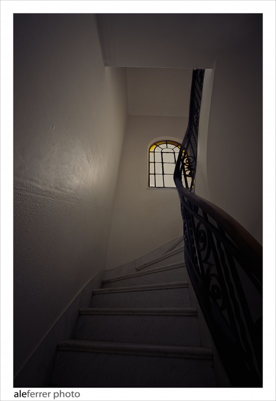 "La Escalera" de Alejandro Ferrer