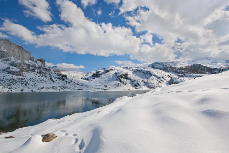 "lago La Ercina" de Luis Dez