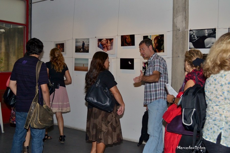 "recorriendo la muestra" de Mercedes Orden