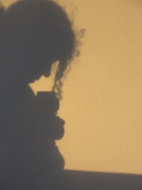 "jugando con mi sombra" de Andrea Cormick