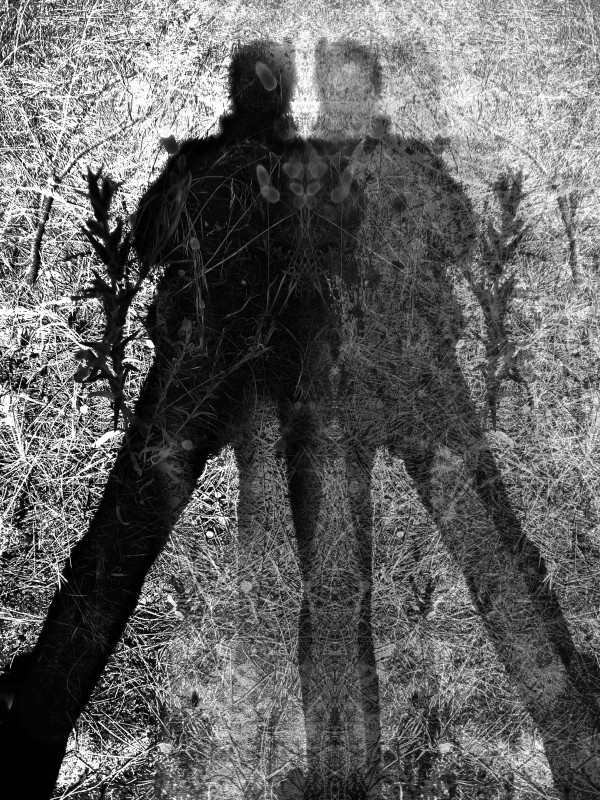 "Autorretrato junto a mi sombra." de Esteban Viotti