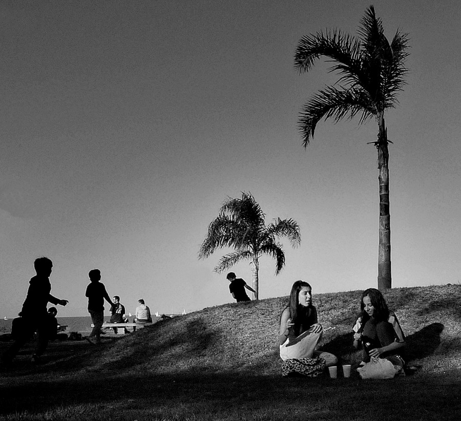 "domingo..tarde de parque" de Fernando Oscar Colussi