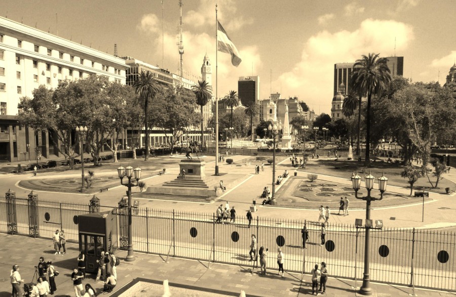 "plaza de la republica" de Hector Mao