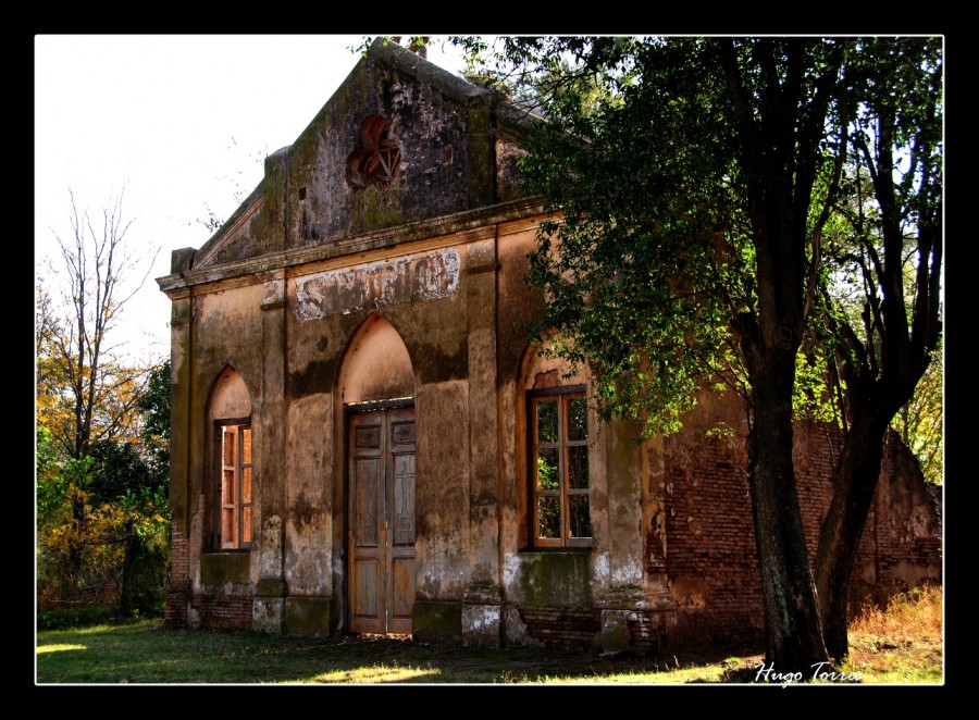 "Las ruinas......." de Hugo Carlos Torres