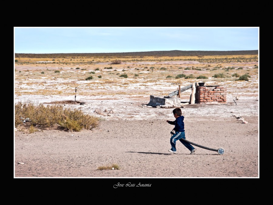 "cabalgando en el desierto" de Jose Luis Anania