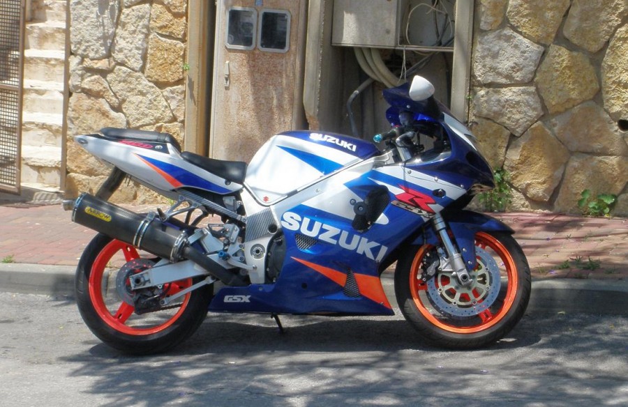 "moto Suzuki" de Tzvi Katz