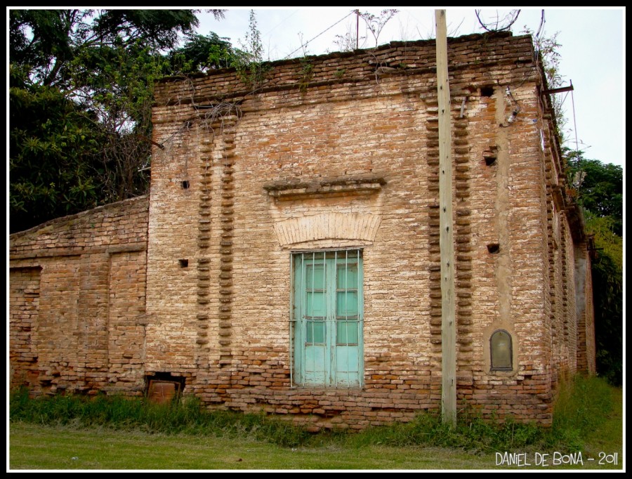 "Antigua casa en Lobos" de Daniel De Bona