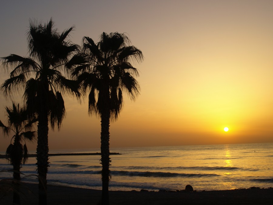 "Amanecer en el Mediterraneo" de Vicente Caballer Ripolles