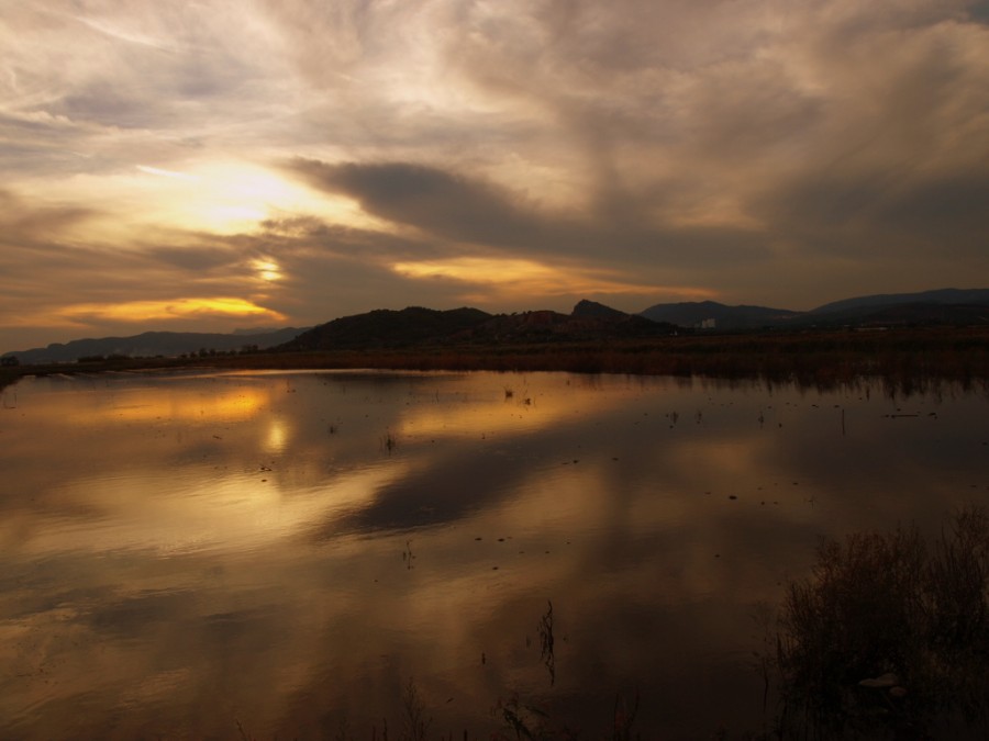 "Atardecer colorido" de Vicente Caballer Ripolles