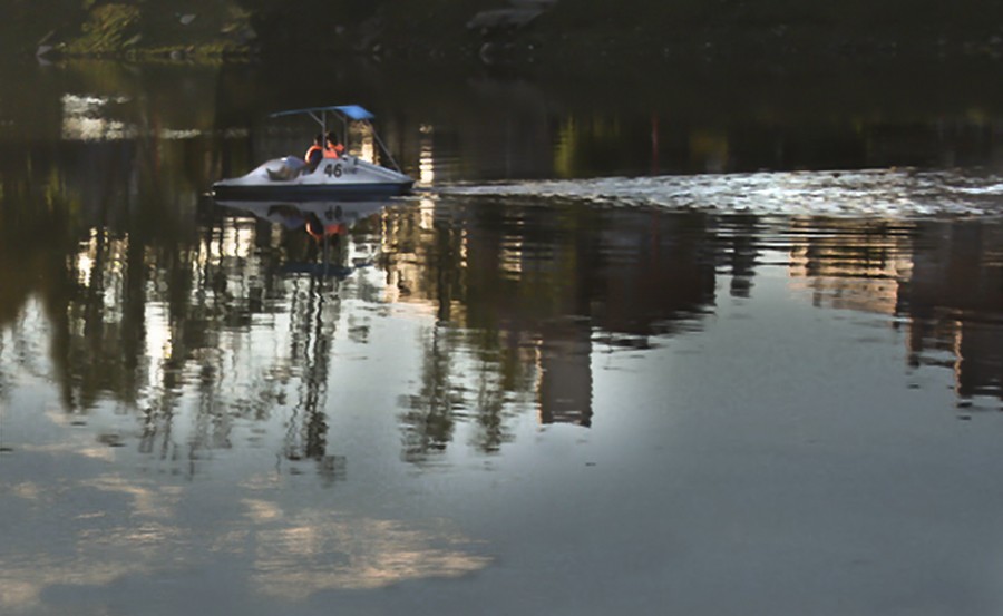 "Paseando en el lago" de Tesi Salado