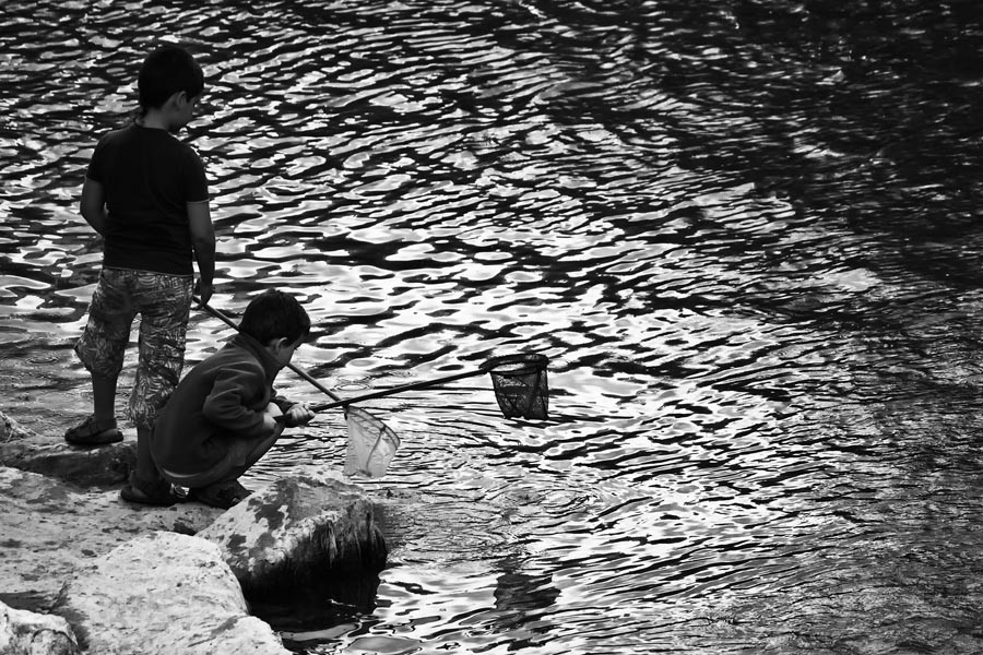 "Pescando... o cazando?" de Angel Triana