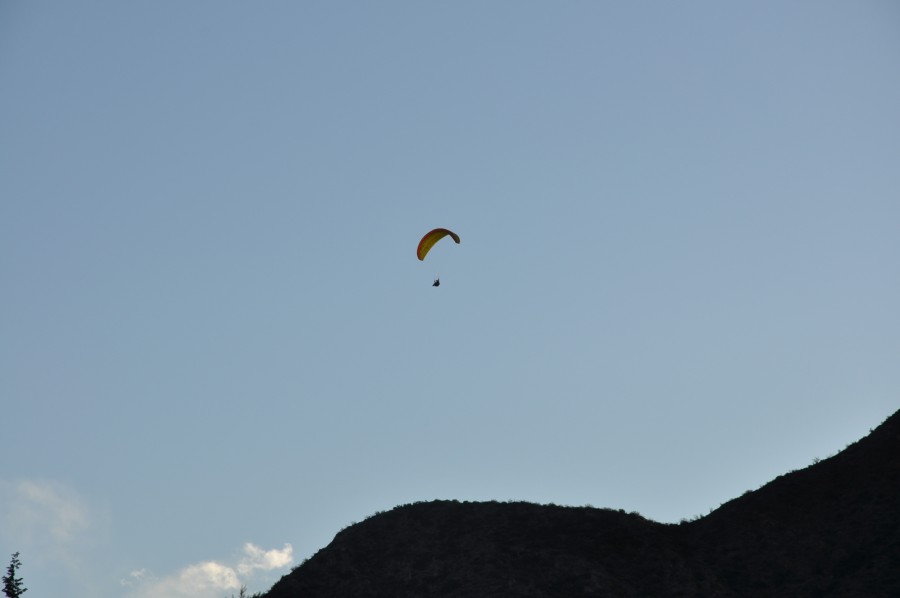 "parapente en pleno vuelo" de Jose Alberto Vicente