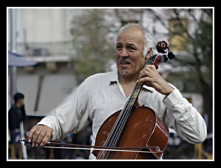 "Violonchelo" de Hugo Lorenzo