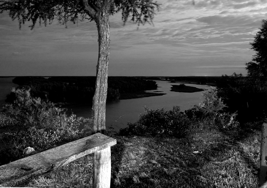 "Luna llena sobre el rio" de Rodolfo Crespo