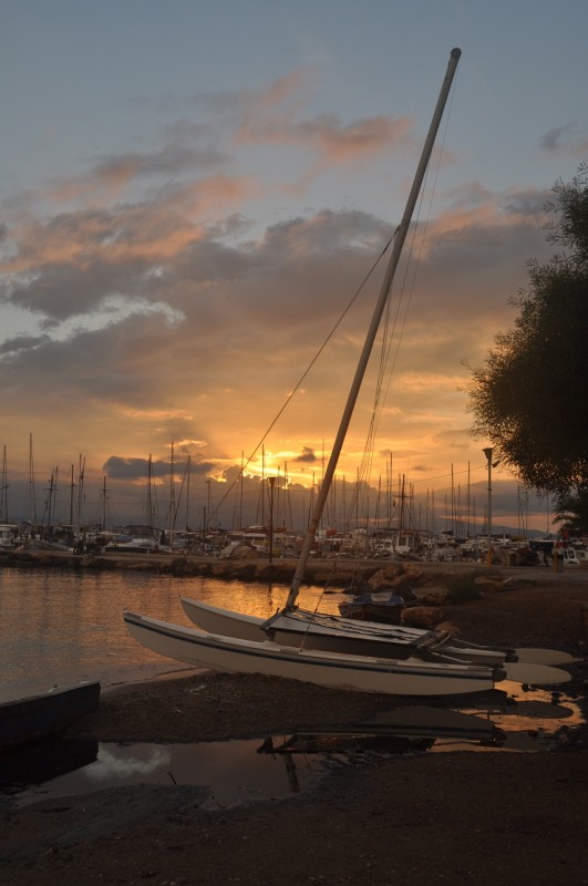 "atardecer" de Victor Houvardas