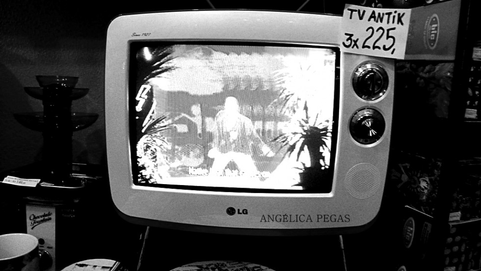 "tv aos 60/70" de Anglica Pegas