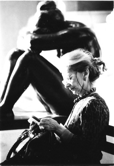 "mujer estatua" de Clara Rastellini