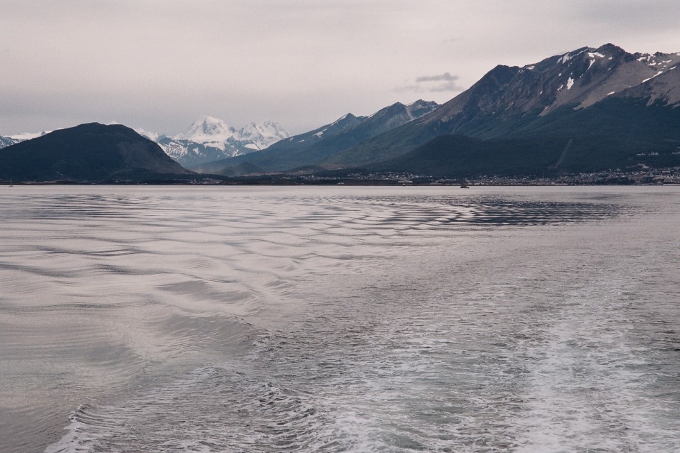 "navegando por el Lago Argentino.-" de Jose Alberto Vicente