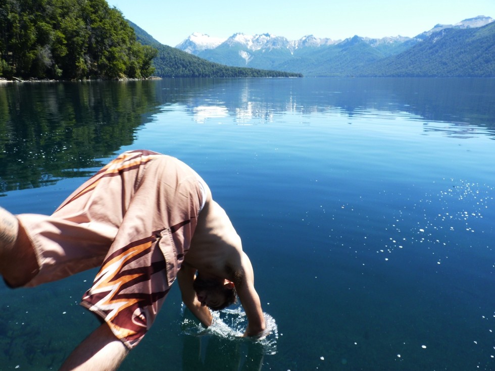 "Sumergiendose en la naturaleza" de Lucas Taccaliti