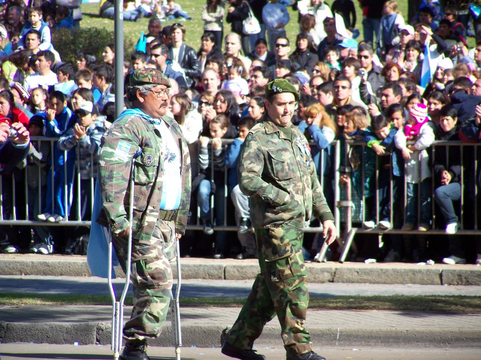 "nuestros patriotas..." de Eduardo Battaglini