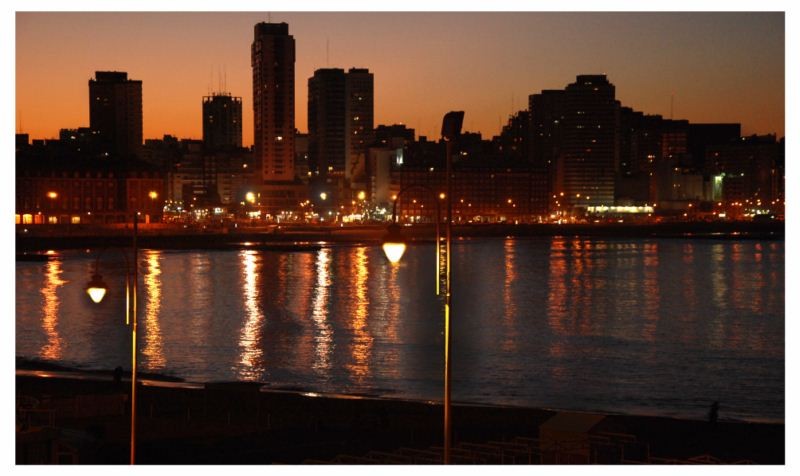 "Atardecer de Mar del Plata" de Alfredo Mendez