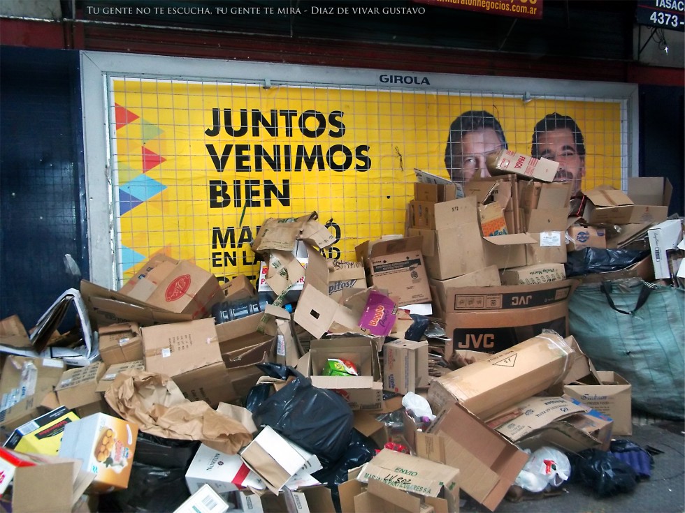 "Tu gente no te escucha, tu gente te mira II" de Gustavo Diaz de Vivar