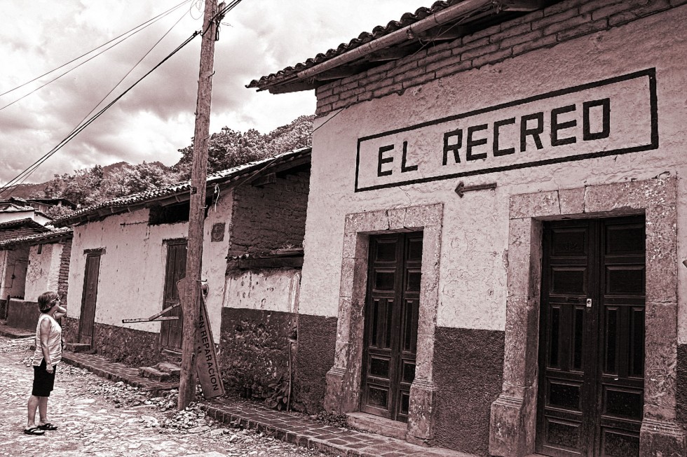 "Siga la flecha..." de Manuel Velasco