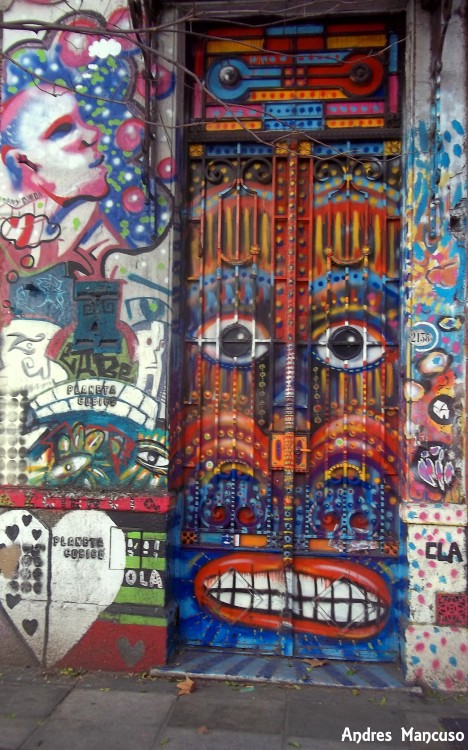 "puerta multicolor" de Andres Mancuso