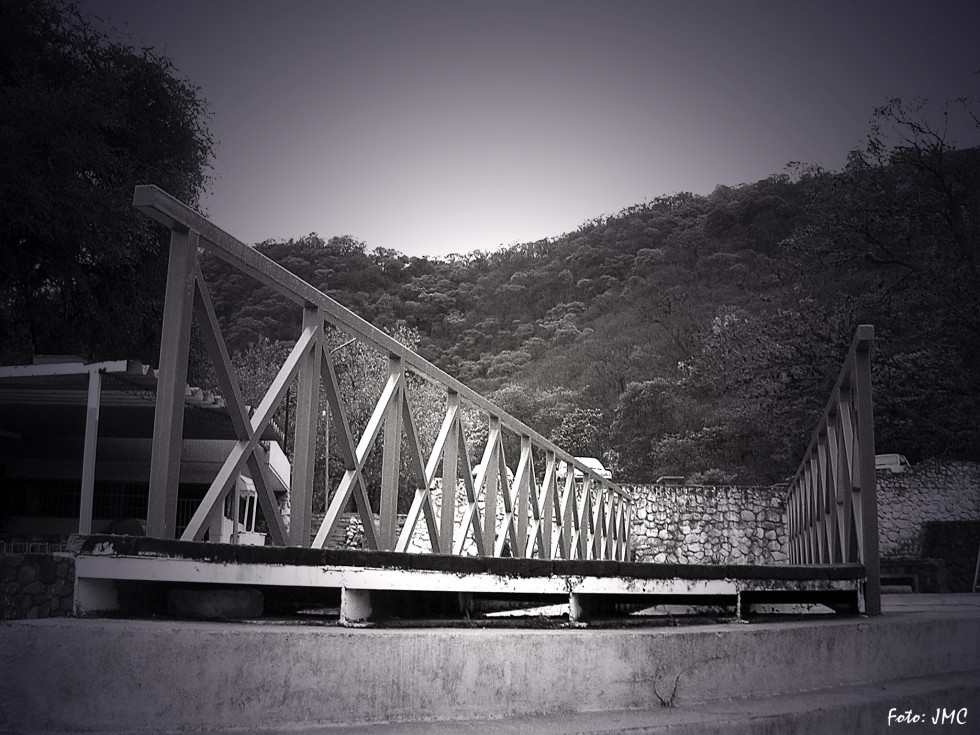 "Puente reticulado" de Juan Manuel Conti