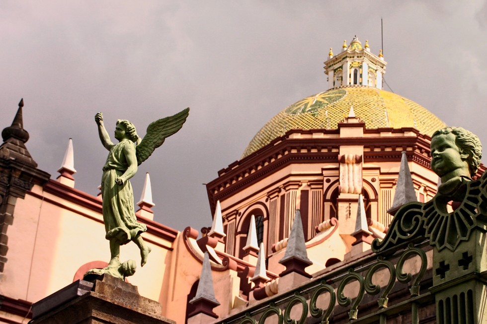 "Angel custodio" de Manuel Velasco