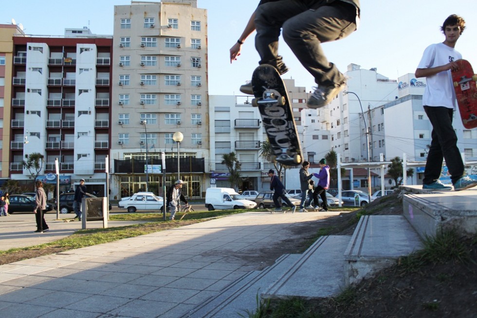 "skate salto." de Roberto Velazquez