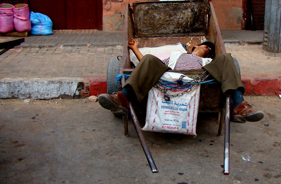 "Siesta en la carretilla" de Gerardo Saint Martn