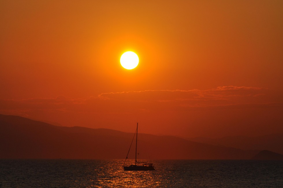 "atardecer griego" de Victor Houvardas