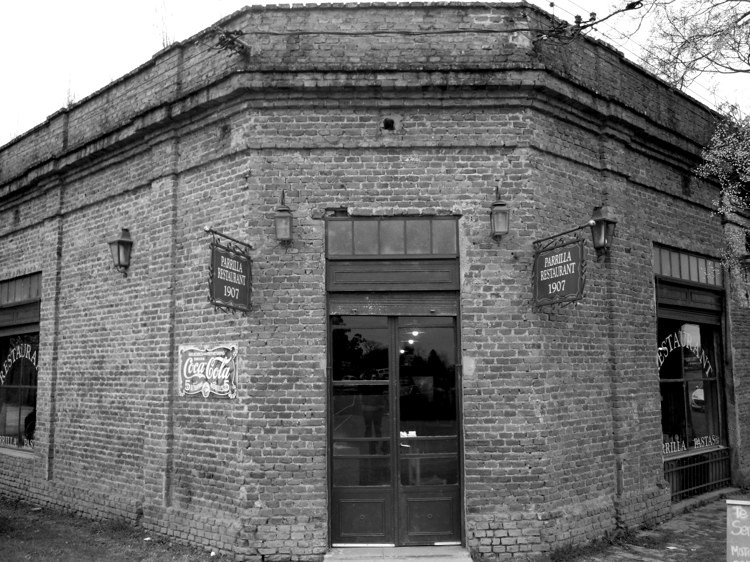 "Antiguo Restaurante" de Juan Angel Rojas