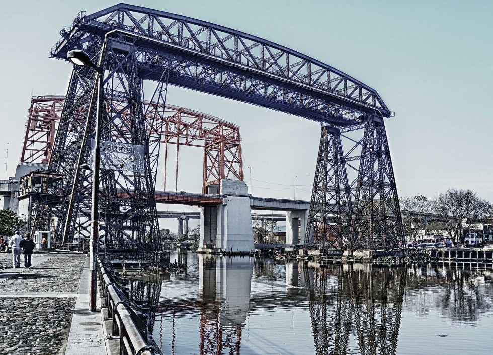 "Hacia el viejo puente" de Analia Coccolo