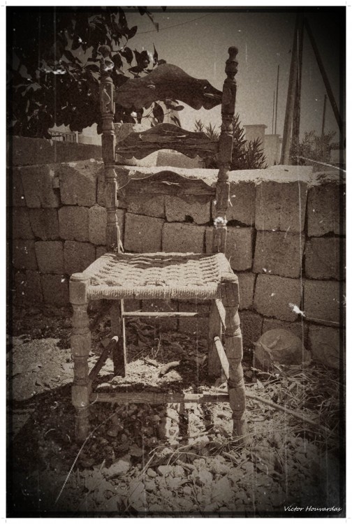 "la vieja silla" de Victor Houvardas