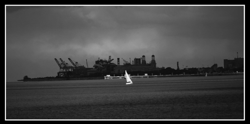 "Puerto de Buenos Aires" de Hugo Lorenzo